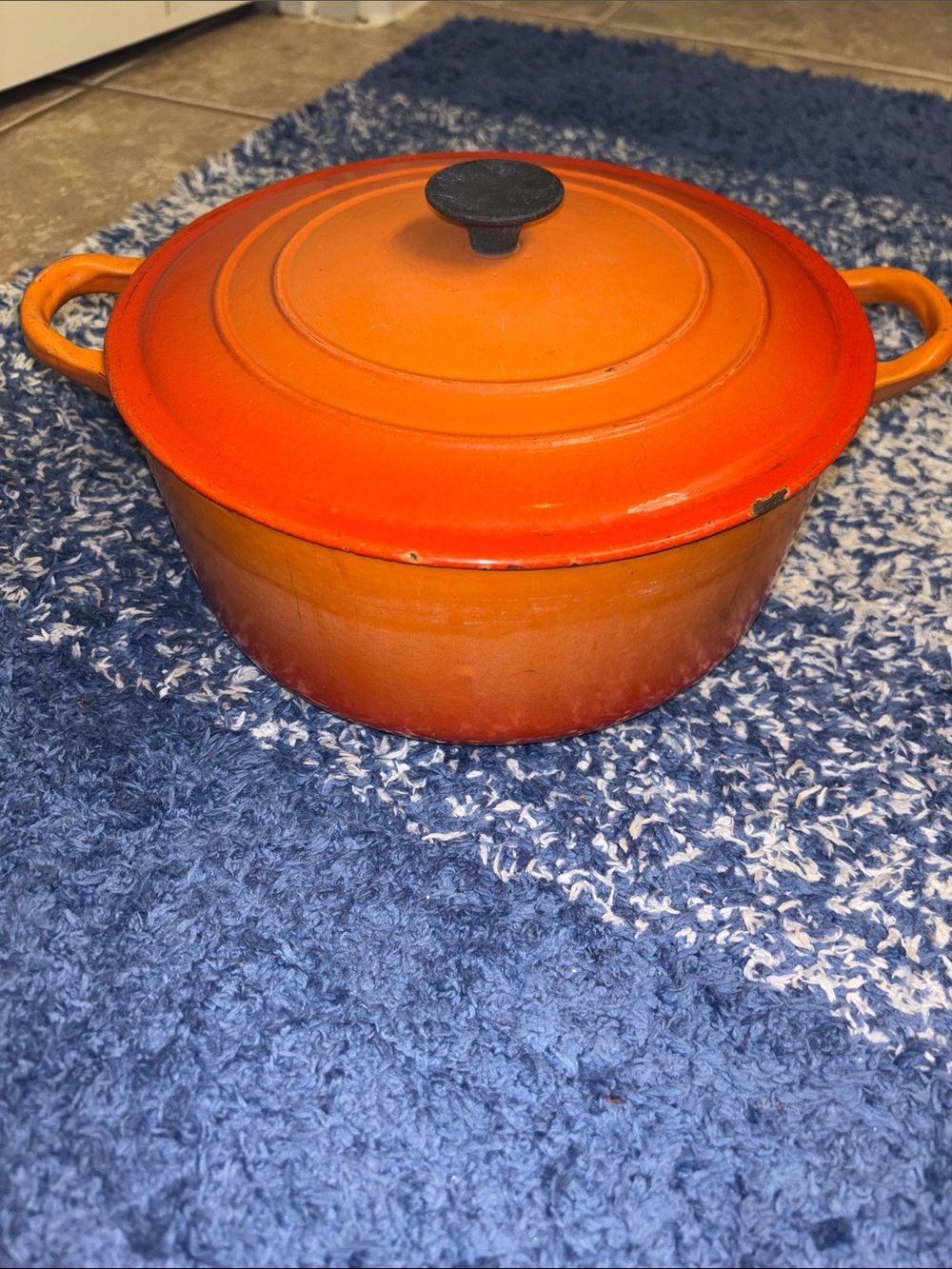 Le Creuset Orange Enamel Cast Iron Dutch Oven with Lid 4.5 qt E - Picture 7 of 9